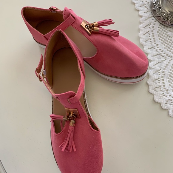NWOT - SUEDE TASSLE MARY JANE WEDGE - Picture 1 of 4